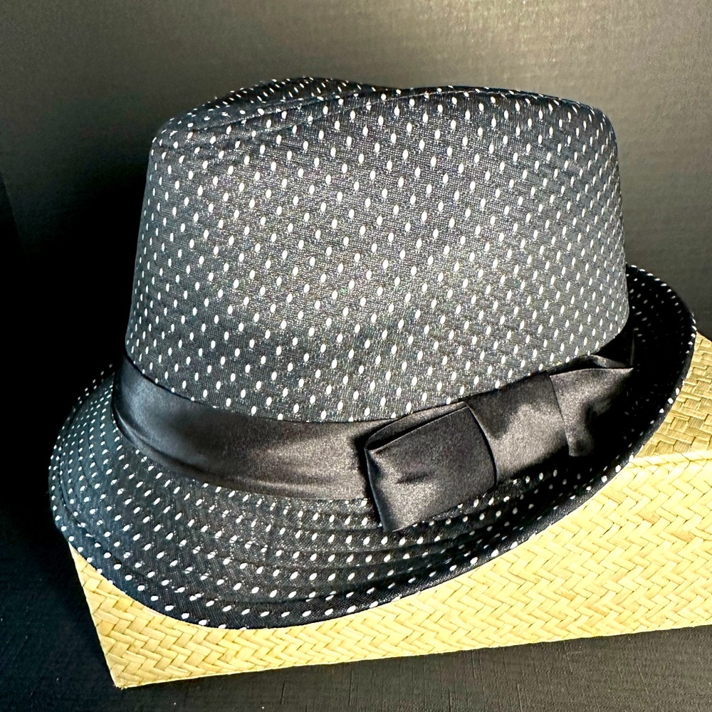 NWOT Fidora hat 100% polyester‎